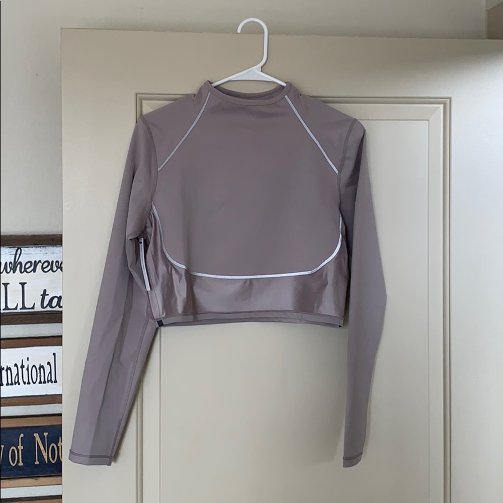 NEW | Nike Cropped Fitted Top